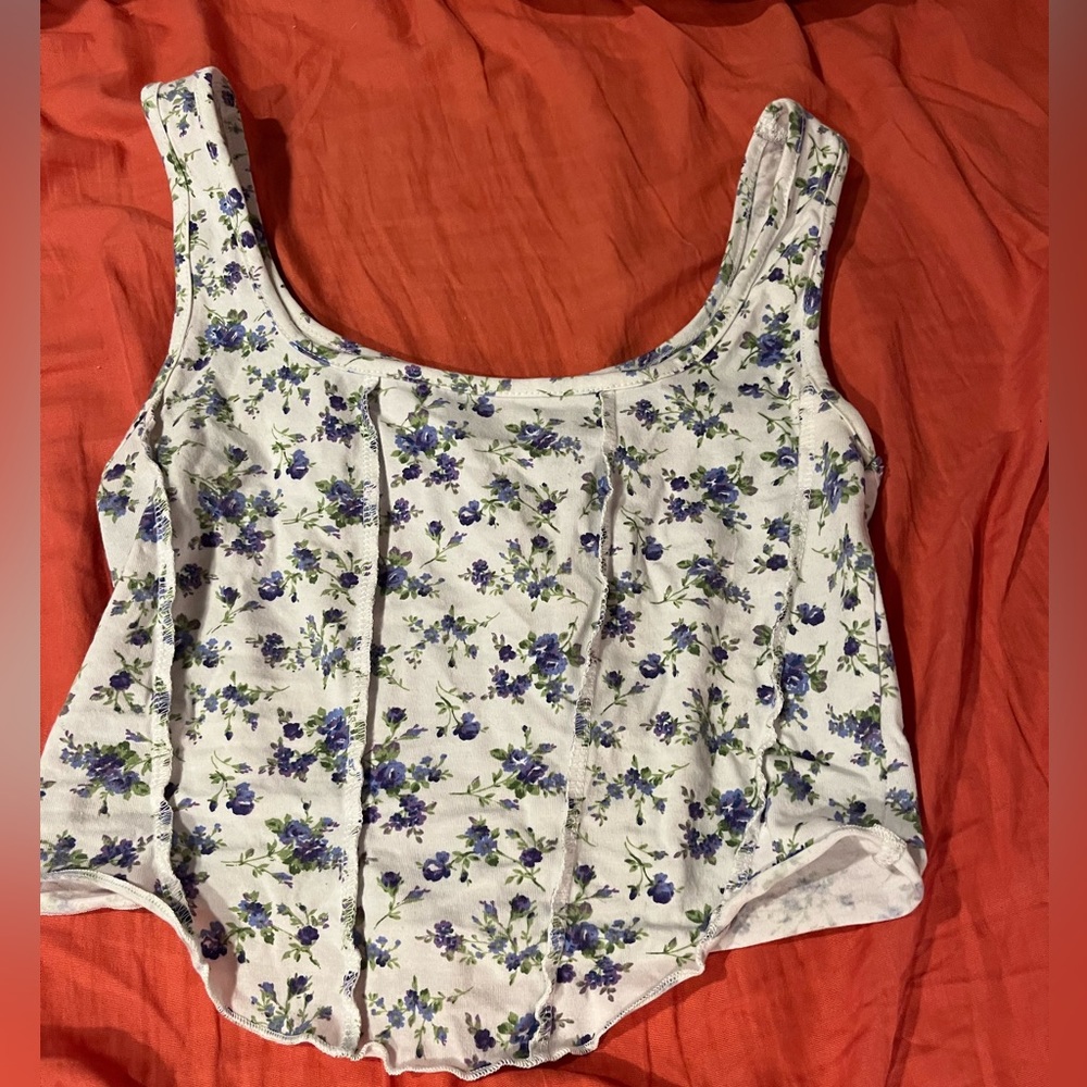 woman’s crop top